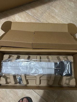 Logitech MeetUp 4K + Soporte TV Mount NUEVO