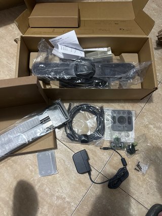 Logitech MeetUp 4K + Soporte TV Mount NUEVO