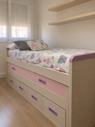 Cama infantil con cajones