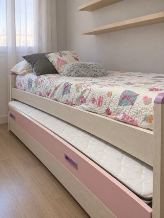 Cama infantil con cajones
