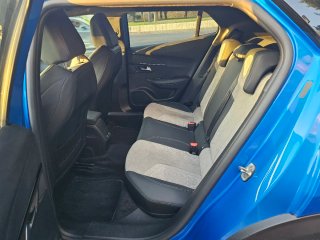 Peugeot e-2008 GT PACK 136 cv Muy Bonito año 2021