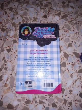 Junie B. Jones y el monstruo bajo la cama
