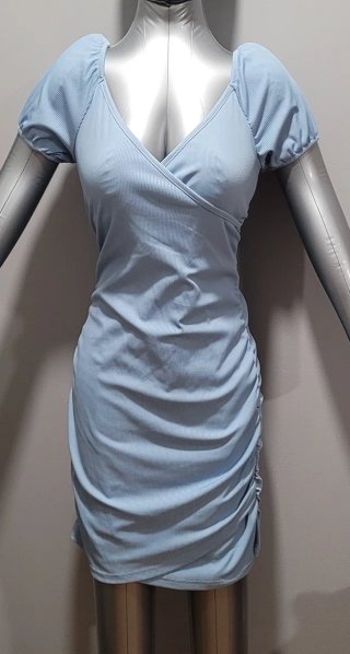 Vestido azul fruncido azul cielo