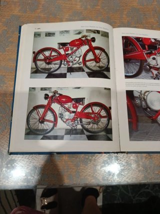 Libro Moto Guzzi Hispania Magníficas.