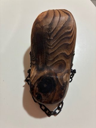 Termómetro vintage de madera con forma de zueco