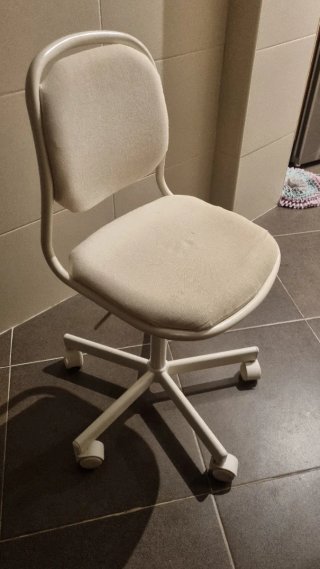 Silla escritorio infantil beige