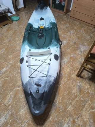 Kayak con remo y accesorios