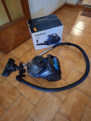 Aspiradora Taurus sin bolsa seminueva