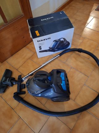 Aspiradora Taurus sin bolsa seminueva