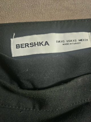 Falda pantalón negra Berska talla XS