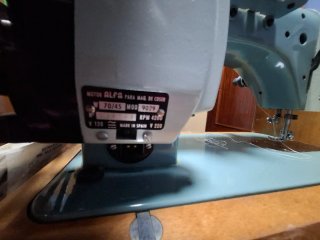 Máquina de coser ALFA De Luxe
