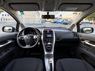 Toyota Auris 2012