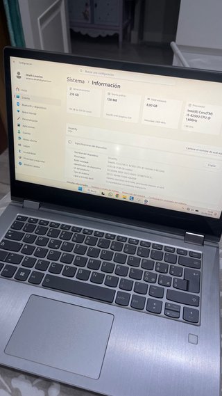 Portátil Lenovo 8GB RAM 238GB SSD