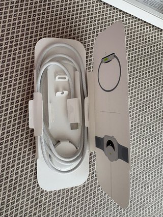 Apple Watch Serie 10 caja aluminio pulsera blanca