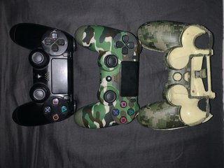 Mandos PS4 y cargador inalámbrico