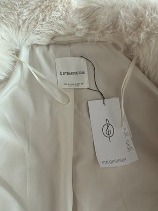 Chaqueta de pelo sintético blanca