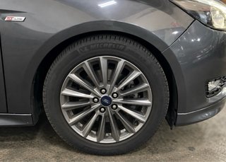 Ford Focus ST-line-182cv-Manual-Gasolina-Año 2018