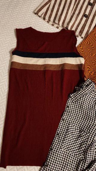 Lote 3 vestidos y 2 camisas