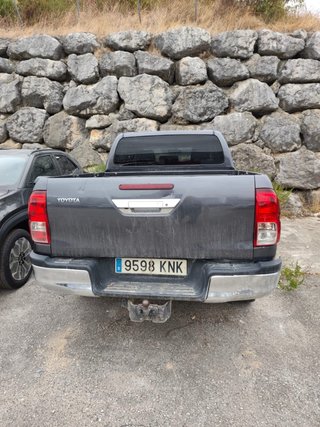Toyota Hilux 2.4 D-4D 150 CV 4x4 — para reparar/pi