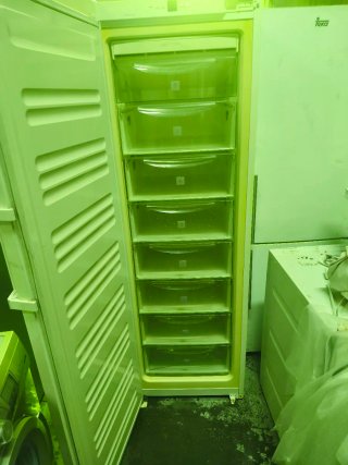 Congelador vertical blanco