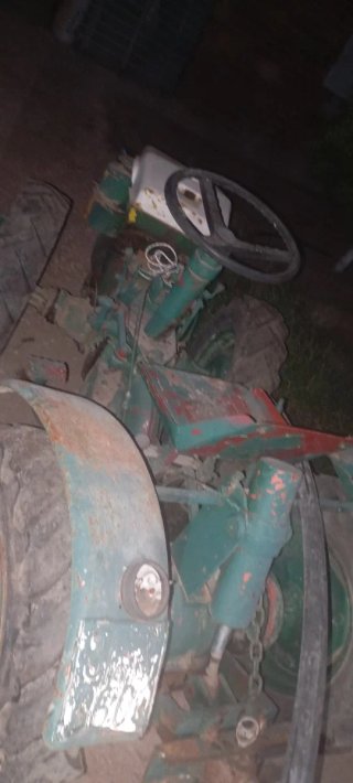 Tractor Pascuali sin documentación