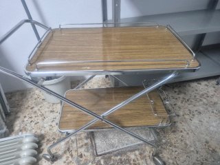 Camarera antigua madera y metal