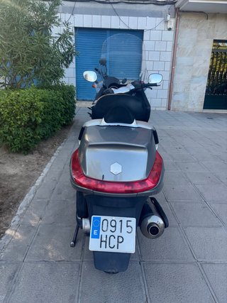 Piaggio X8 400 Evo Maxi Scooter Gris