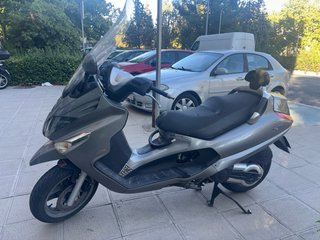 Piaggio X8 400 Evo Maxi Scooter Gris