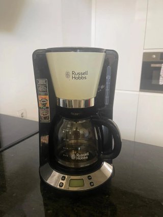 Cafetera Russell Hobbs Negra