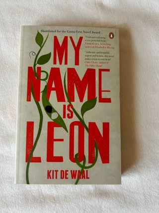 Libro My name is Leon