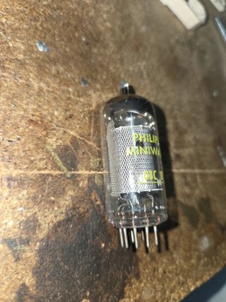 Válvula Philips UBC 81 radio antigua de valvulas