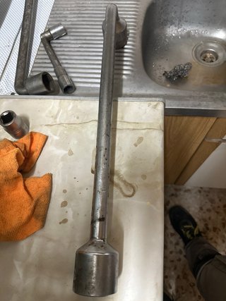Llave de pipa L IRIMO