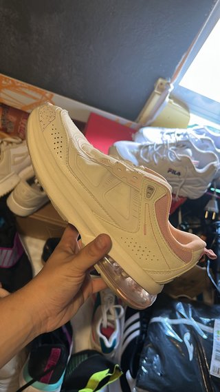 Zapatillas deportivas Fila blancas y rosas