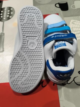 Adidas Stan Smith Vecro Blancas y Azules número 33