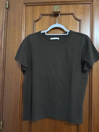 Camiseta básica marrón
