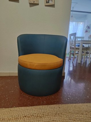 Butaca azul y amarillo