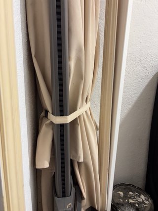 Sombrilla IKEA SEGLARÖ + base SVARTÖ
