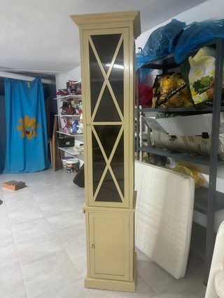 Mueble alto comedor madera y cristal