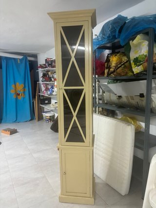 Mueble alto comedor madera y cristal