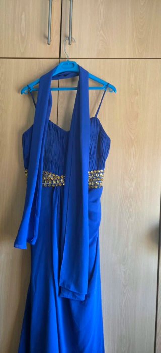 Vestido fiesta largo azul Klein pedrería
