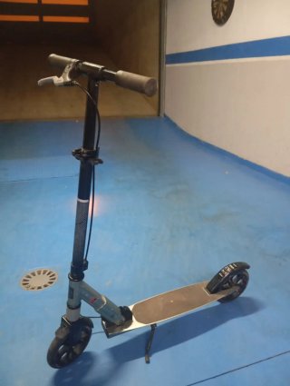 Patinete plegable gris