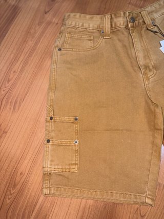 Pantalones cortos vaqueros Guess marrones
