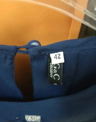 Blusa Azul con Detalles Plateados