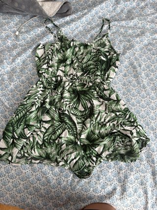 Mono corto estampado hojas tropicales