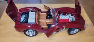 coche Ferrari 1958 Testarossa escala 1/18