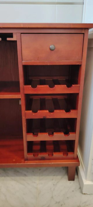 Mueble botellero de vino color cereza
