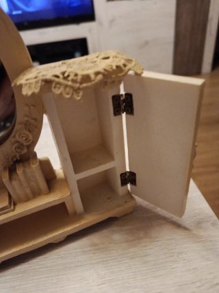 Mueble tocador miniatura hecho a mano