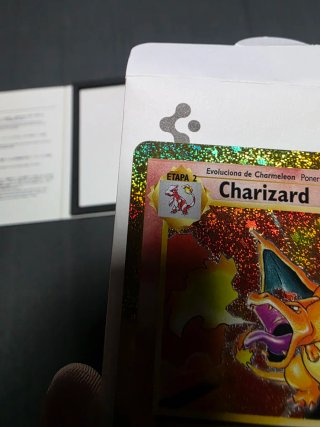 Carta Pokémon Charizard 30 Aniversario