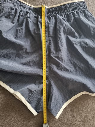 Shorts Under Armour tg. M/L Run 96 grigi - NUOVI
