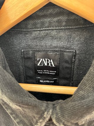 Cazadora vaquera negra Zara hombre